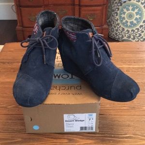 Toms Desert Wedge Booties